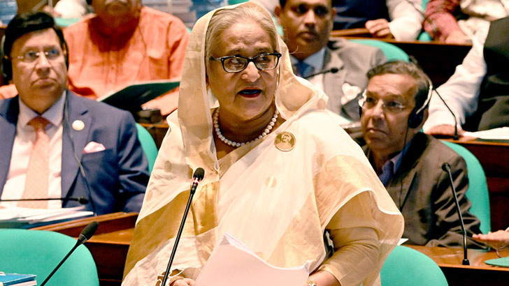 সরকারি কর্মকর্তা-কর্মচারীদের বেতন বাড়ছে 