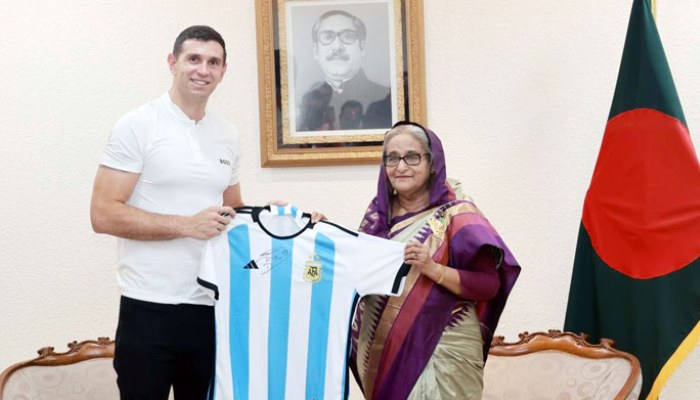 মার্টিনেজ প্রধানমন্ত্রীর সঙ্গে সাক্ষাৎ করলেন 