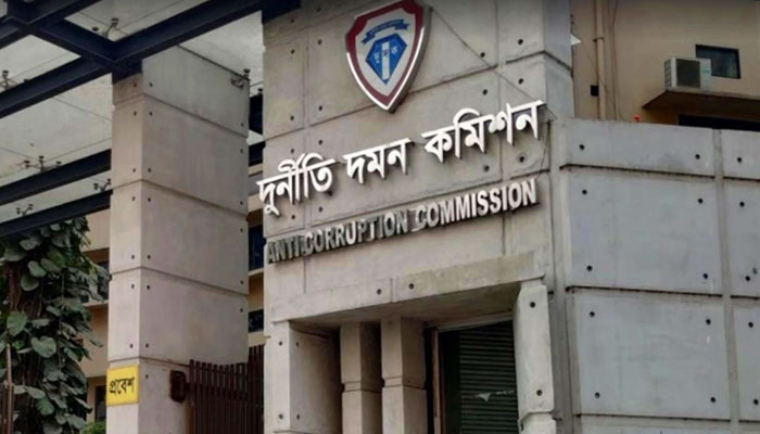 রিমান্ডে ৪ ,  দুদকের তথ্য চুরি করে প্রতারণা