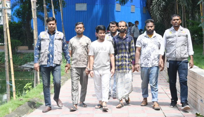 কোটি টাকার প্রতারণা দুদকের তথ্য চুরি করে , রিমান্ডে ৪