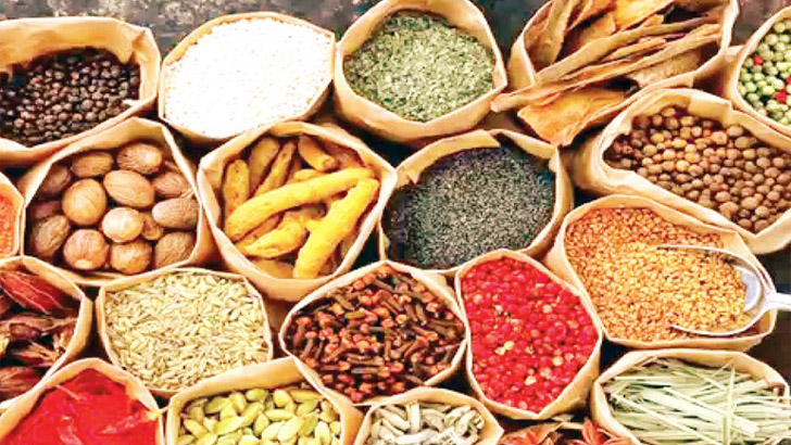অগ্নিমূল্যে বাজারে মসলার  রান্নায় বাড়তি ঝাঁজ