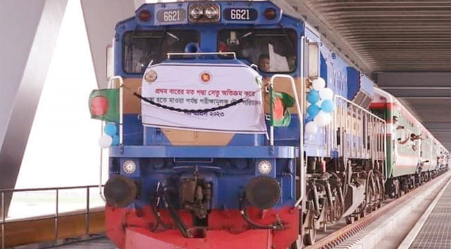 ১২০ কিলোমিটার গতিতে ছুটল ট্রেন পদ্মা সেতুতে 