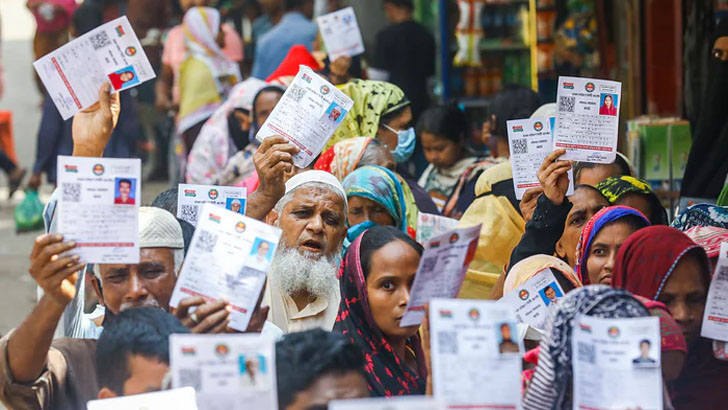 স্বজন ও দলপ্রীতি’ টিসিবির কার্ড তৈরিতে ব্যাপক ‘