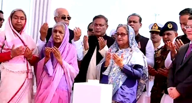 প্রধানমন্ত্রী বঙ্গবন্ধু টানেল উদ্বোধন করলেন 