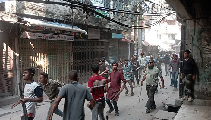 বগুড়ায় ওসিসহ আহত ৬ ছাত্রদল-পুলিশ সংঘর্ষ,