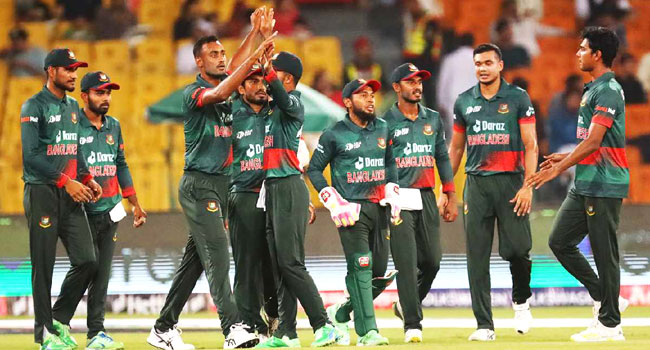 বাংলাদেশ টসে জিতে আগে ফিল্ডিং করবে 