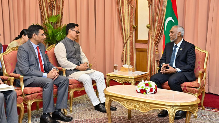 মালদ্বীপের প্রেসিডেন্ট দায়িত্ব নিয়েই ভারতকে সেনা সরাতে বললেন 