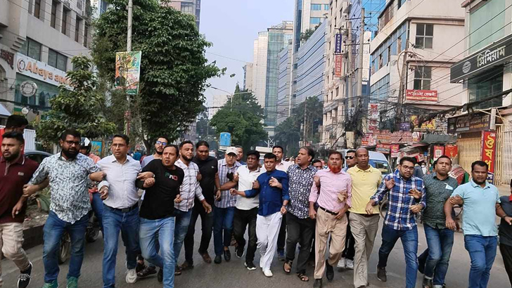 অবরোধের সমর্থনে স্বেচ্ছাসেবক দলের মিছিল রাজধানীতে 
