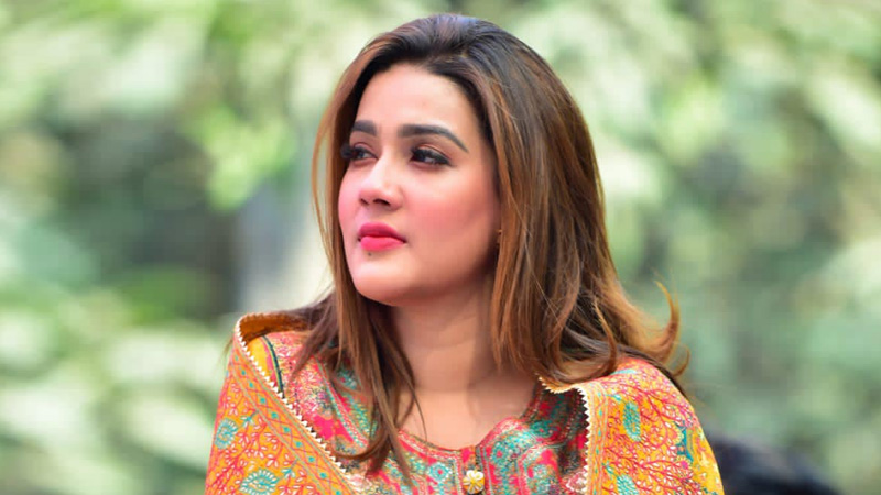 অভিনেত্রী মাহিয়া মাহি নৌকা না পেয়ে স্বতন্ত্র প্রার্থী হচ্ছেন !
