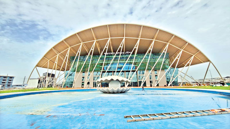 কক্সবাজারে বাণিজ্যিক ট্রেন, পর্যটনের হাতছানি