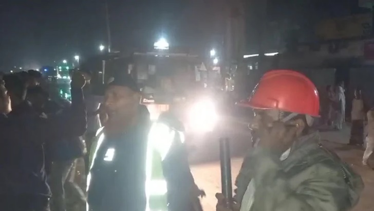 ৩ বাসে আগুন নাটোরে 