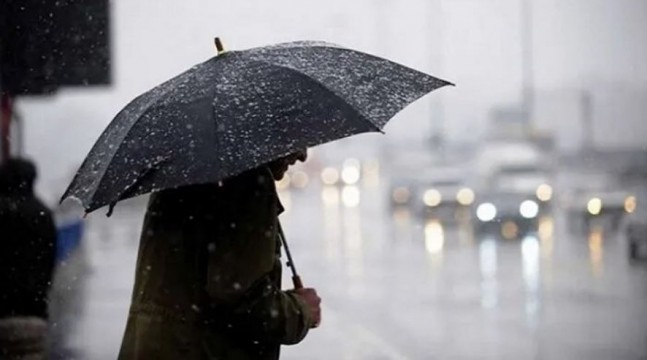 বৃষ্টি শীতের আমেজ নিয়ে এলো 