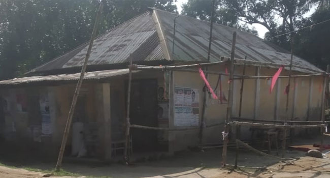 ভেঙে দিচ্ছে স্বতন্ত্র প্রার্থীর নির্বাচনী ক্যাম্প চলছে হুমকি-ধামকি, 