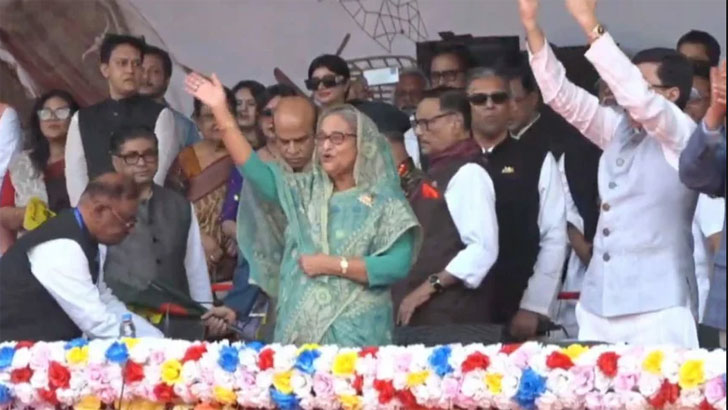 জাদুর বাক্স হয়ে গেল ভাঙা সুটকেস ?: প্রধানমন্ত্রী