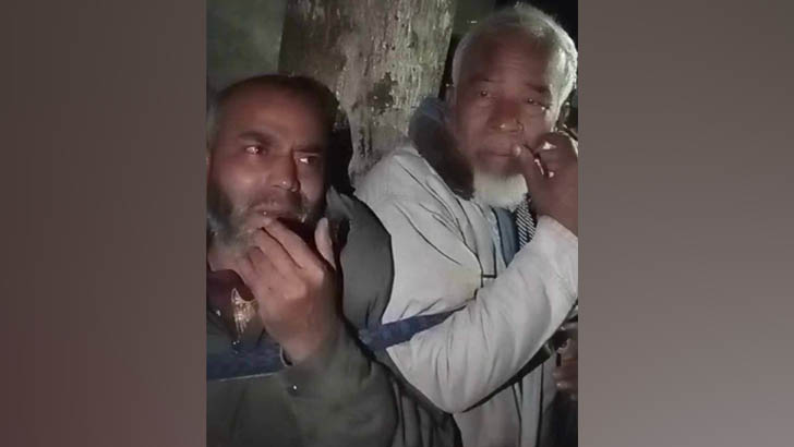 আ.লীগ নেতা হাতেনাতে ধরা নারীসহ আপত্তিকর অবস্থায় , গণধোলাই