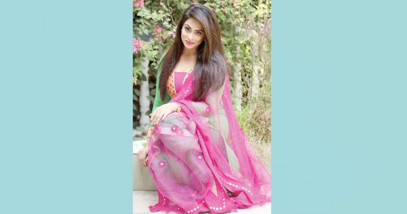 পপির জমজ সন্তানের একটি ছেলে একটি মেয়ে .দুই সন্তানের বয়সই এখন প্রায় দুই বছর