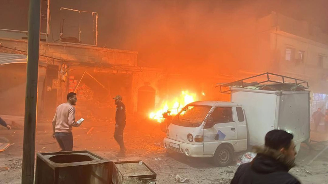 হতাহত ৩৭,সিরিয়ায় ব্যস্ত বাজারে গাড়িতে বিস্ফোরণ