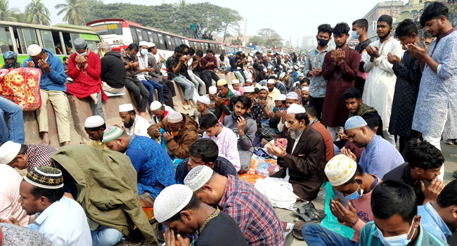 বিশ্ব ইজতেমা আখেরি মুনাজাতে শেষ হলো 