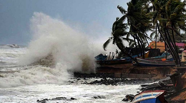 ১০ নম্বর মহাবিপদ সংকেত পায়রা-মোংলায়
