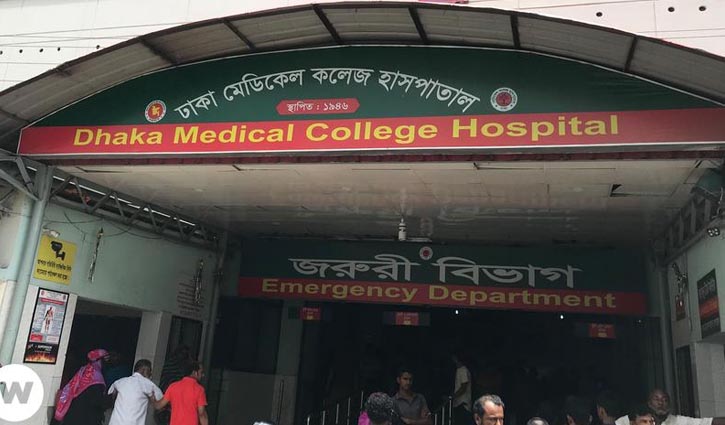 নোটিশ জারি ঢামেকে সাংবাদিকের সঙ্গে কথা না বলতে 