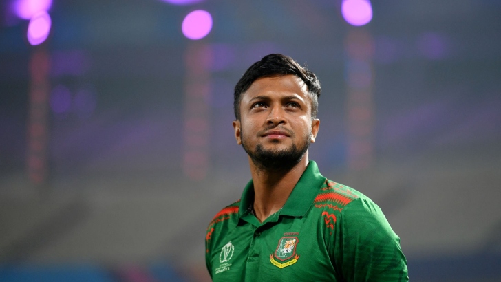 সাকিব কবে দেশে ফিরছেন ?