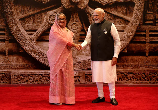 শেখ হাসিনা ভারতকে যে চরম উভয় সংকটে ফেলেছেন