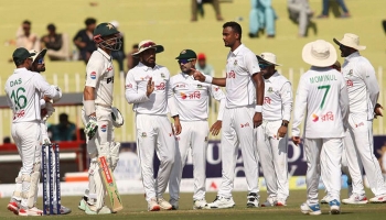 দ্বিতীয় দিনের খেলা শুরু ১৫ মিনিট এগিয়ে 