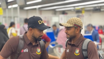 ক্রিকেটাররা ভারতের উদ্দেশে ঢাকা ছাড়লেন।