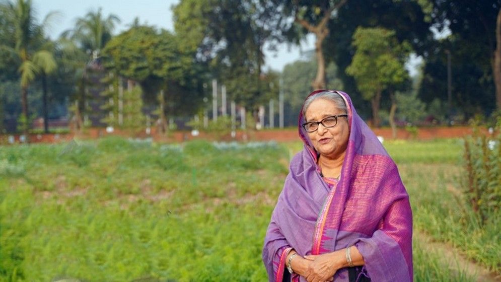 কার সঙ্গে দিল্লির পার্কে দেখা গেল হাসিনাকে?