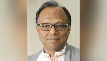 আমার দেশ সম্পাদক মাহমুদুর রহমান দেশে ফিরলেন। 