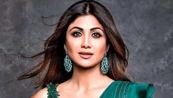 শিল্পা হাসপাতালে গিয়ে ছবি শিকারিদের কবলে।