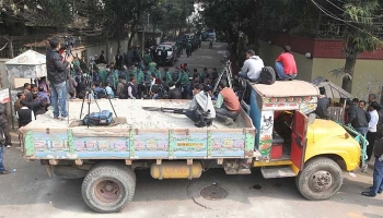 মামলা হলো খালেদা জিয়ার বাসার সামনে বালুভর্তি ট্রাক রাখার ঘটনায়।