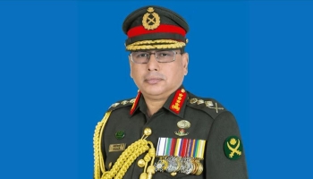 ঢাকেশ্বরী মন্দির পরিদর্শন করলেন সেনাপ্রধান। 