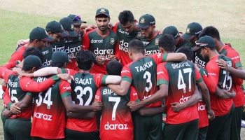বাংলাদেশ জয় পেতে মরিয়া।