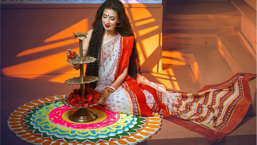 মডেল ও অভিনেত্রী বিদ্যা সিনহা মিম দেশের বাহিরে নয়, পরিবার নিয়ে ঢাকার সব মন্দিরে ঘুরবেন 