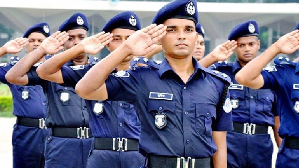 ৩ হাজার পুলিশ নিয়োগের পথে : কী বলছেন আইনজীবী ও রাজনীতিকরা