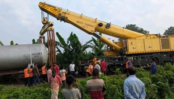 খুলনার সাথে রেল যোগাযোগ বন্ধ, ট্রেনের বগি লাইনচ্যুত