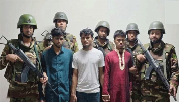 আটক ৩, মিরপুরে সেনা-পুলিশের গাড়িতে আগুনের ঘটনায়