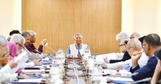 উপদেষ্টা পরিষদের বৈঠকে প্রথমবার সচিবালয়ে ড. ইউনূস