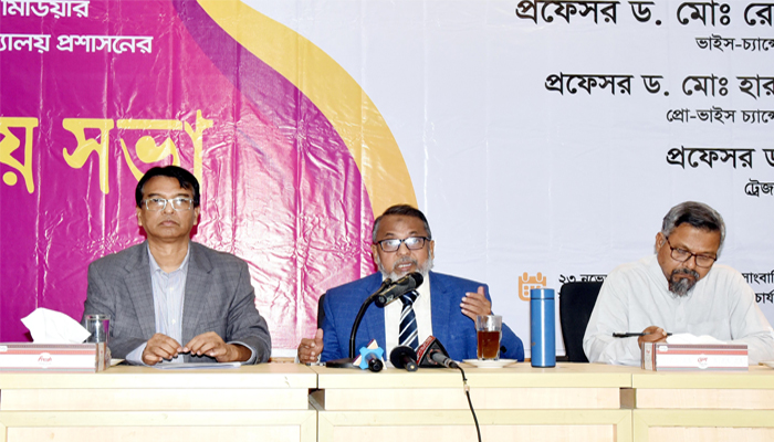 সাংবাদিকদের সাথে মতবিনিময় সভা  খুবি উপাচার্যর 