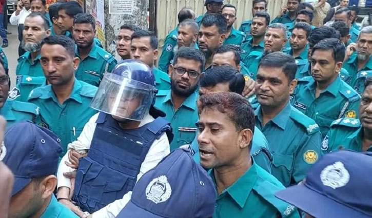 কারাগারে আটক রাখার আবেদন  সাবেক খাদ্যমন্ত্রী কামরুল ইসলামকে 