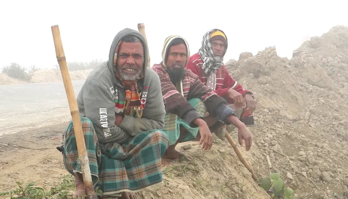 নওগাঁ তীব্র ঠান্ডায় কাঁপছে