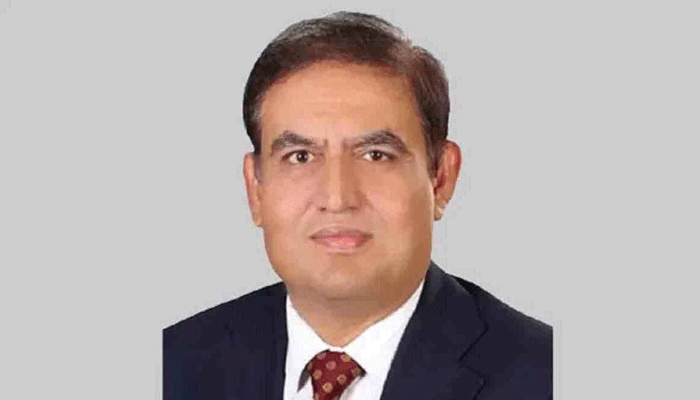 সচিব বিমানবন্দরে গ্রেপ্তার সমাজকল্যাণ মন্ত্রণালয়ের সাবেক