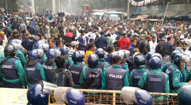 শাহবাগেপদযাত্রা, বিডিআরের ‘নিরপরাধ’ সদস্যদের মুক্তির দাবিতে  পুলিশের বাধা