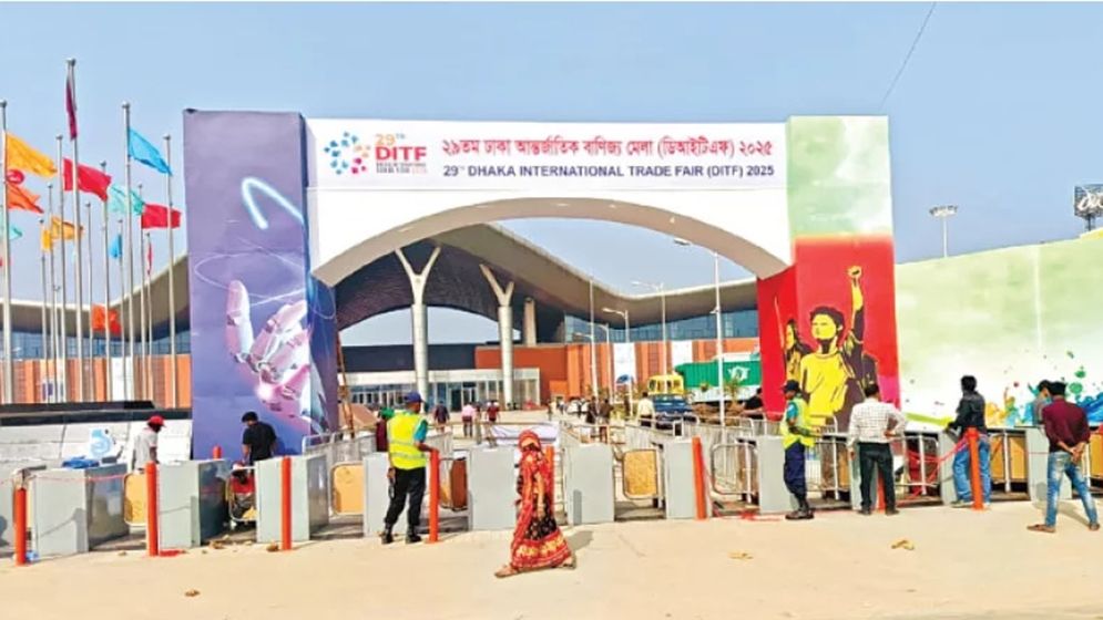 মেলার আমেজ শুধু শিশু পার্কে 
