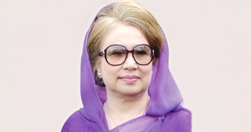 খালেদা জিয়া অনেকটা সুস্থ’ ‘পুত্রবধূদের পরিচর্যায় 