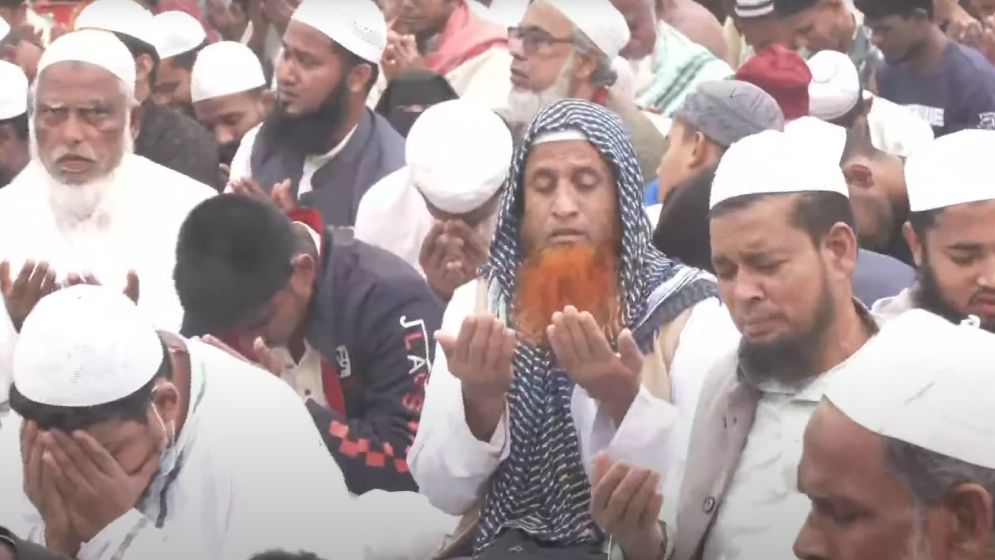 ইজতেমার প্রথম পর্ব শেষ  আখেরি মোনাজাত দিয়ে 