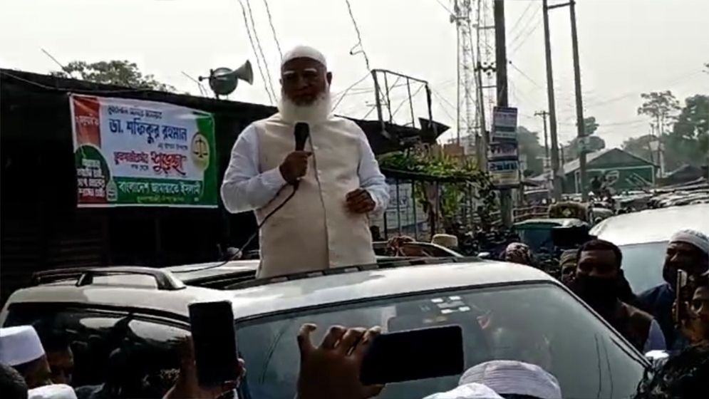 জামায়াত আমির ফেনীতে শহীদ শ্রাবণের কবর জিয়ারত করলেন 
