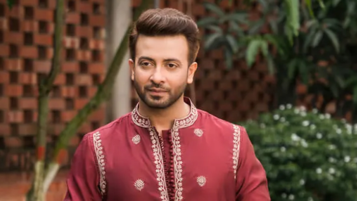 শাকিব গোল্ডেন প্লে-বাটন পেলেন 