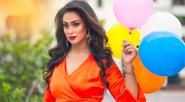 পপি আবারও আড়ালে !